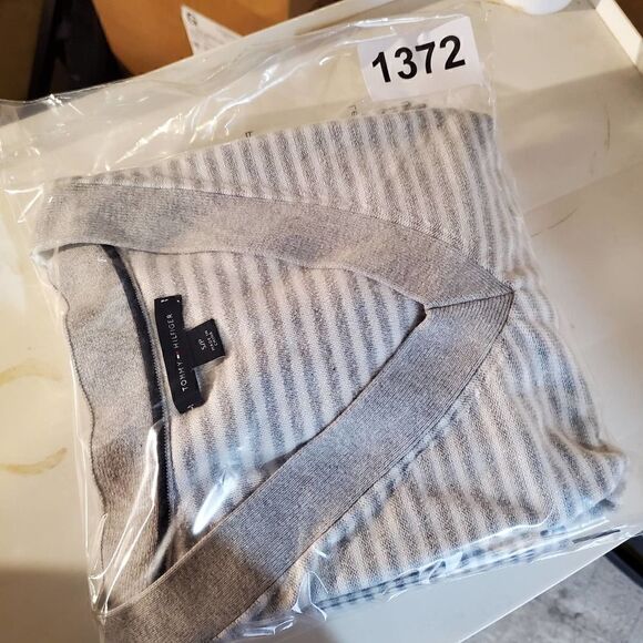 Tommy Hilfiger Sweater Womens Small Petite Gray V-Neck Stripe Pullover - Picture 8 of 8